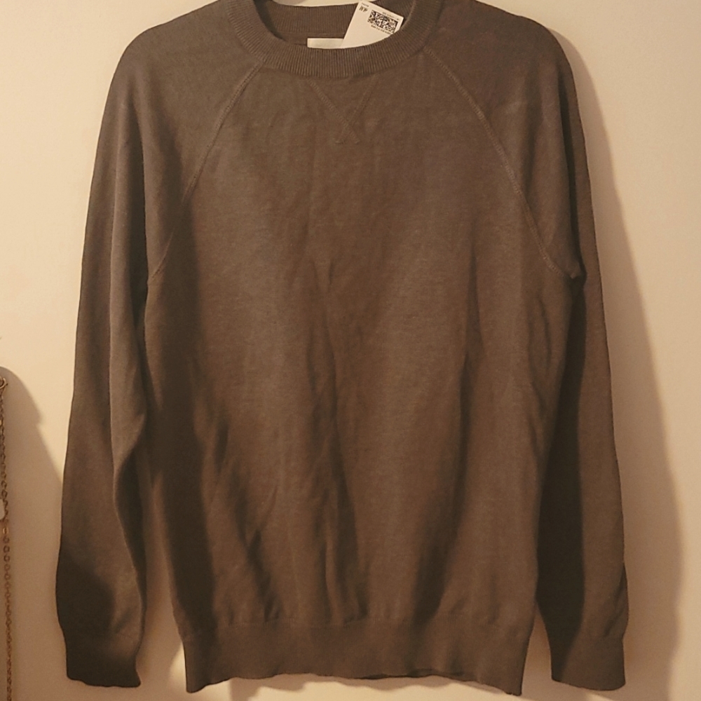 Brand new sweater in Army green.